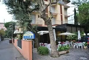 فندق Reale 3*